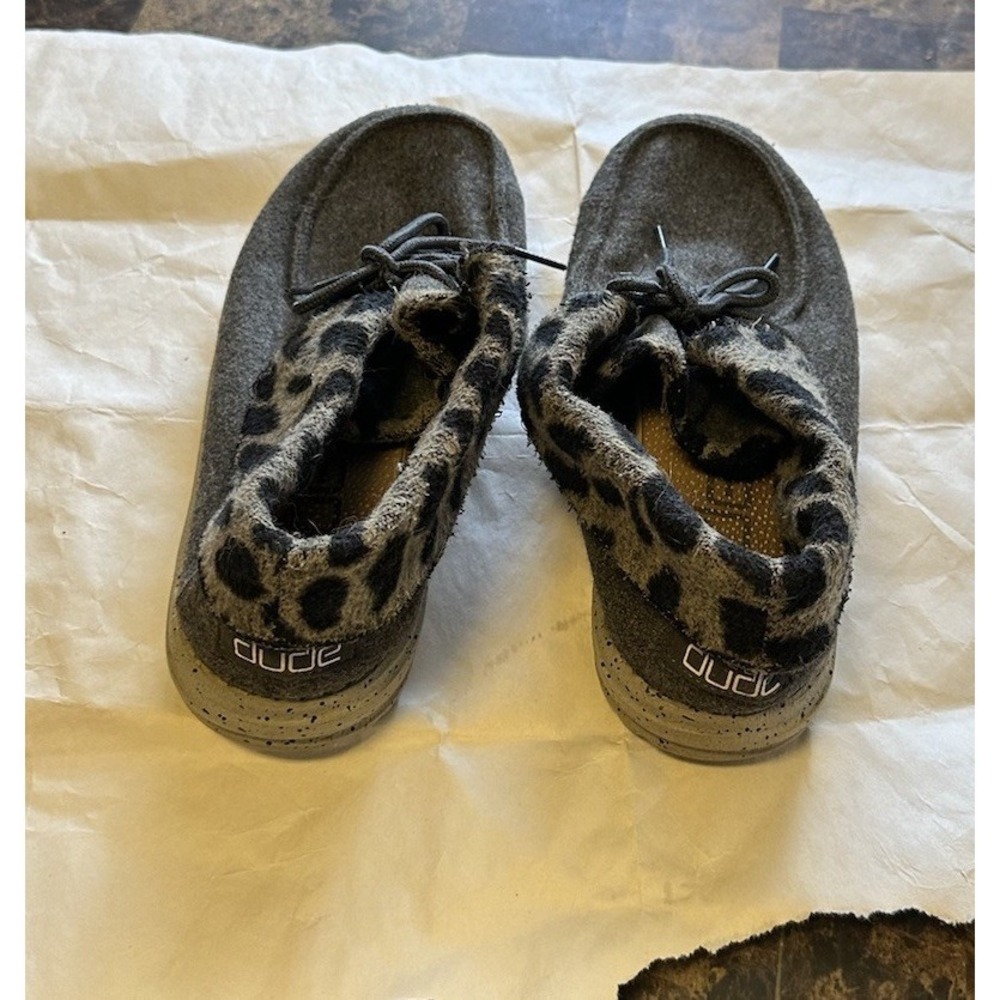 Hey Dude Gray Leopard Print Fleece Lined Slip-On Loafers Size 9